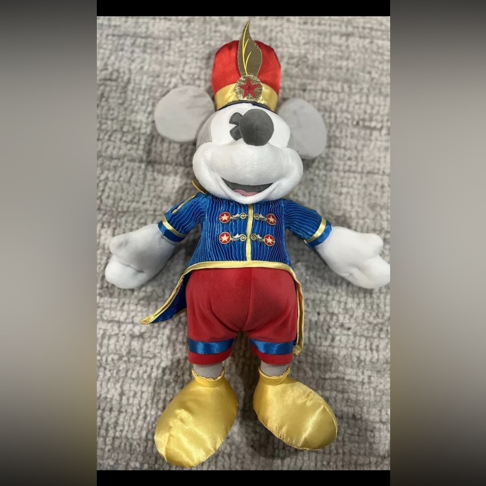 Mickey Mouse: The Main Attraction Plush - Dumbo The Flying Elephant 8/12